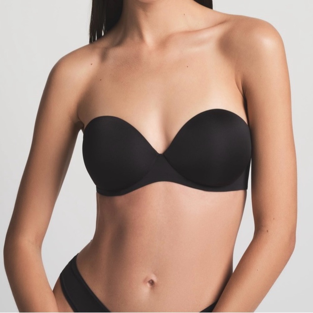 SKIMS Strapless Smooth Black T-Shirt Bra - Picture 3 of 5
